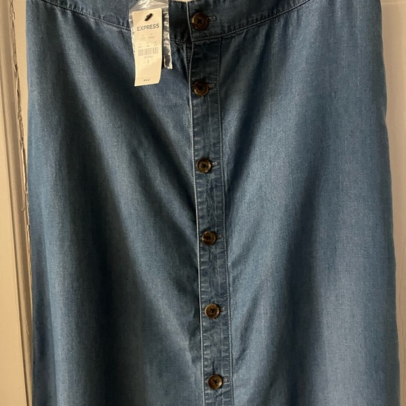 NWT Express Jeans Denim Maxi Skirt. Blue. Size 2 - Picture 2 of 11